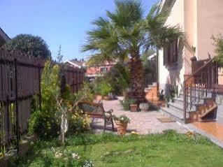 רומא Girasolereale Bed And Breakfast מראה חיצוני תמונה